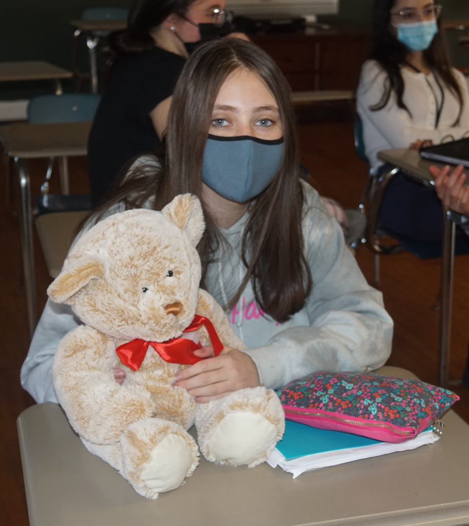 Upper Schooler Isabelle brought her favorite stuffed animal to class!